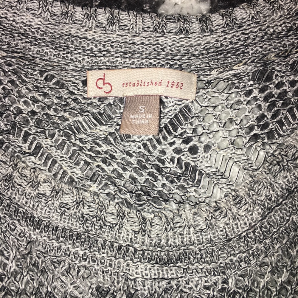 Comfy Knit Sweater. - Picture 2 of 4